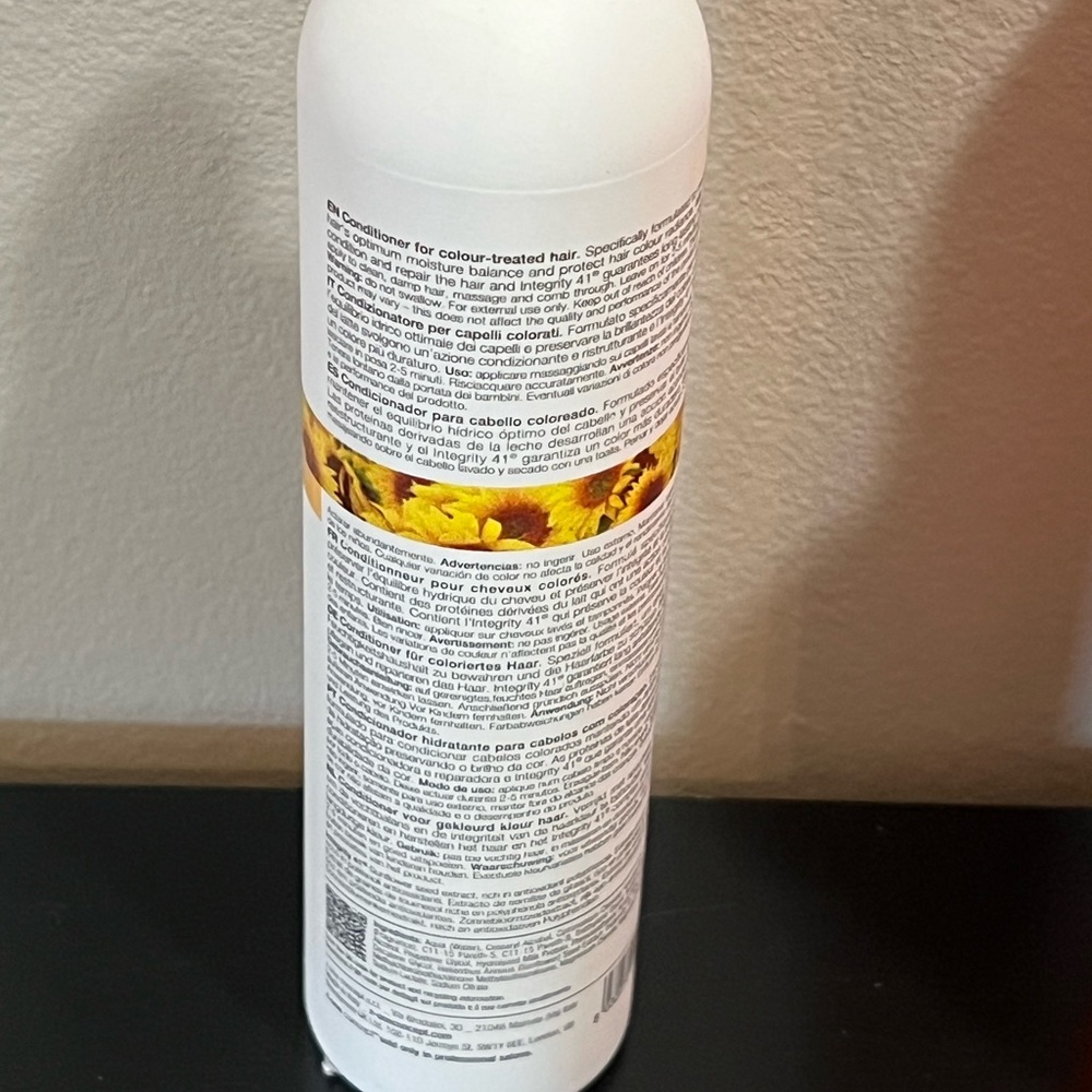 MILK SHAKE Conditioner - Picture 3 of 5